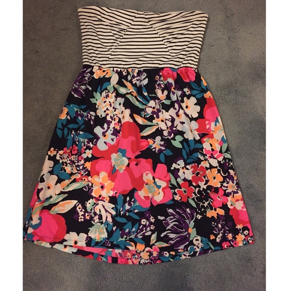 Roxy Dresses & Skirts - Floral Roxy dress